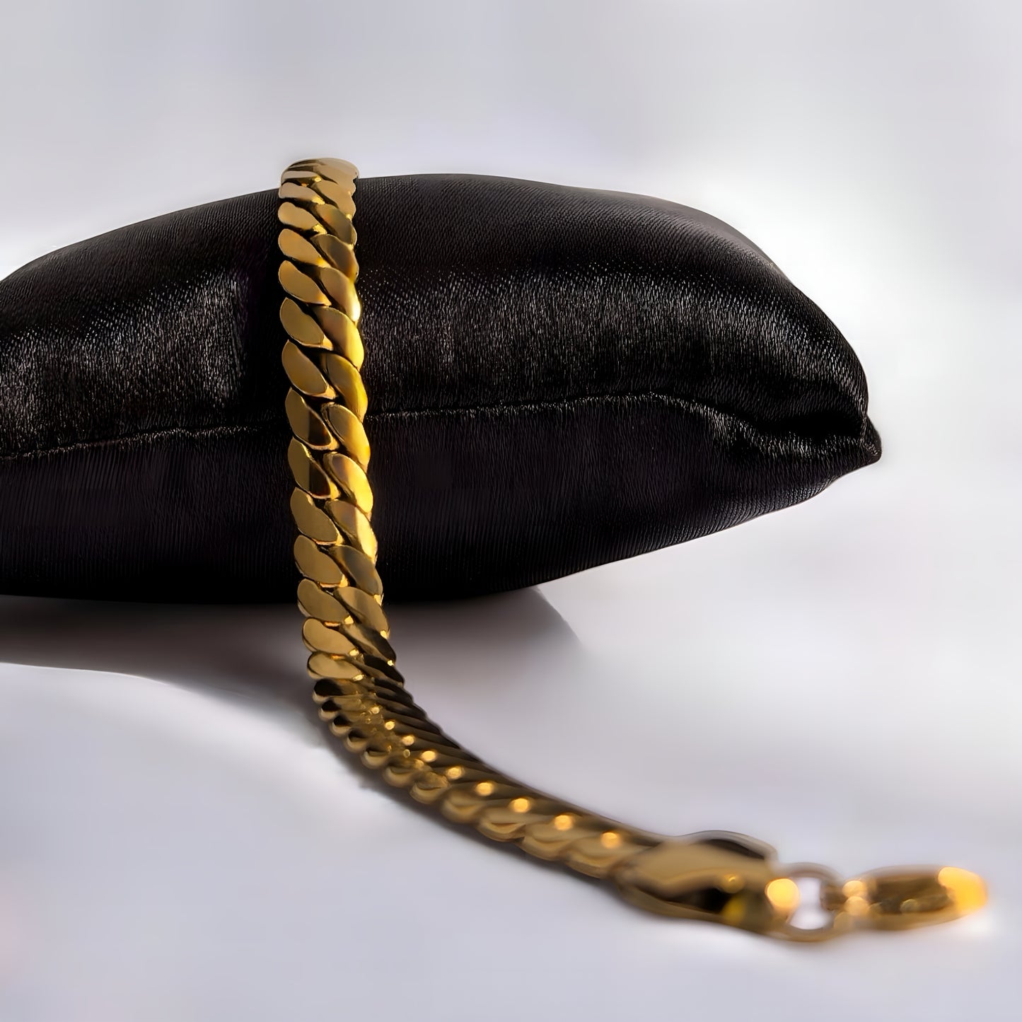 Imperial gold bracelet